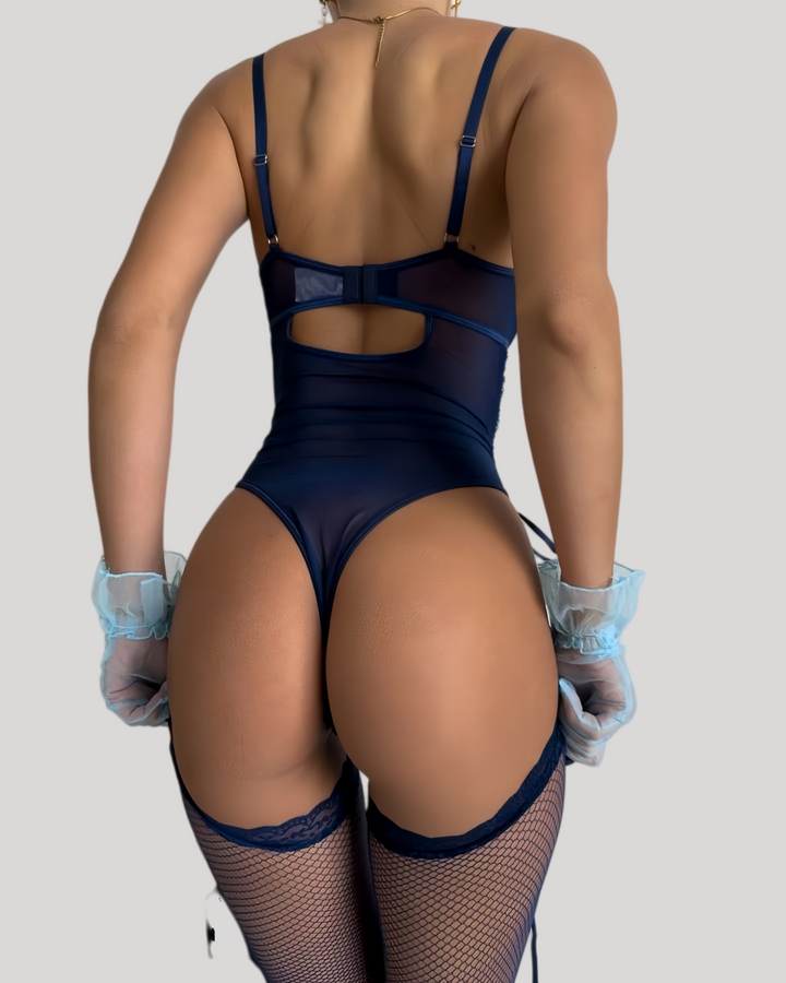 Back view of mesh panel and adjustable straps